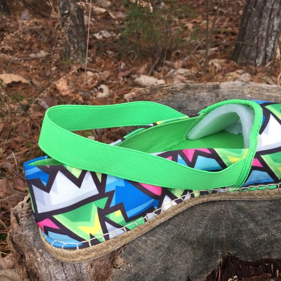Loudmouth Slip On Espadrilles Loafers Retro Style Geometric Bright Green - Picture 6 of 8